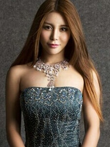 非诚勿扰马诺近况 色彩新娘造型婚纱写真
